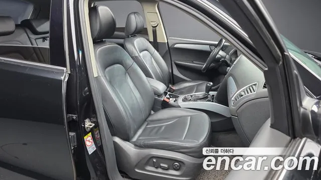 Audi Q5 2012 thumb 10