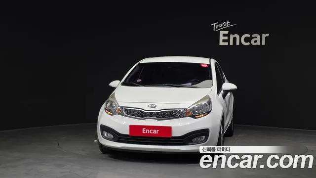 Kia Pride 2014 thumb 3