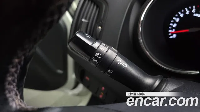 Kia Pride 2014 thumb 10