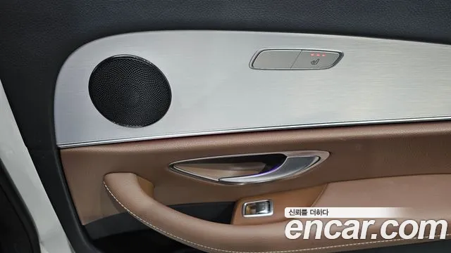Mercedes-Benz E-Class 2020 thumb 6