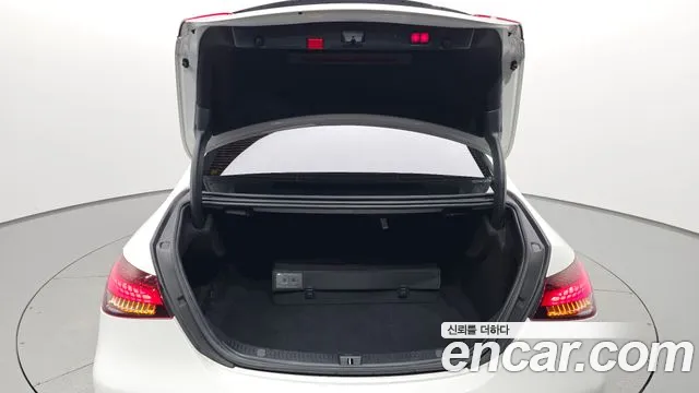Mercedes-Benz E-Class 2020 thumb 8
