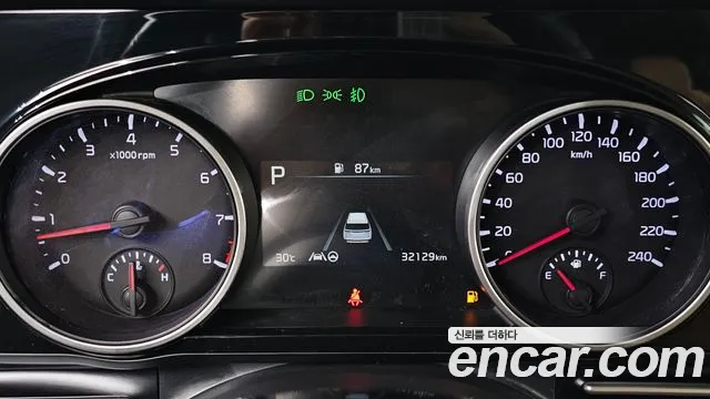 Kia Carnival 2021 thumb 10