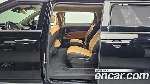 Kia Carnival 2021 thumb 4
