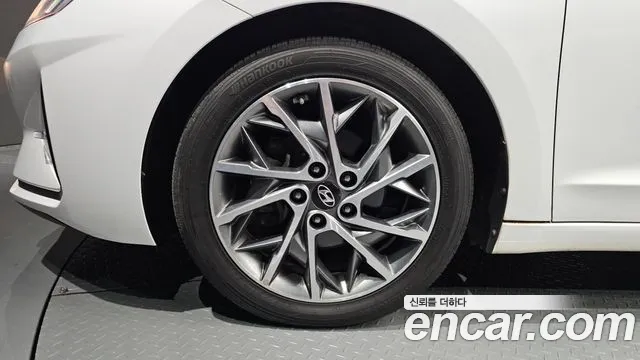 Hyundai Elantra 2018 thumb 5