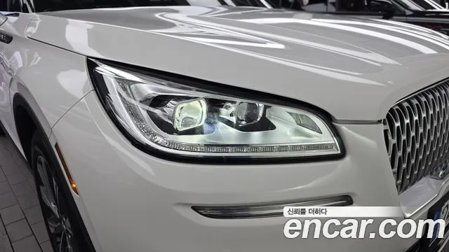 Lincoln Corsair 2020 thumb 12