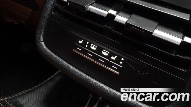 Maserati Ghibli 2019 thumb 10