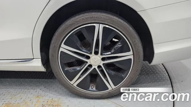 Mercedes-Benz C-Class 2019 thumb 6