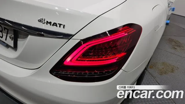 Mercedes-Benz C-Class 2019 thumb 4