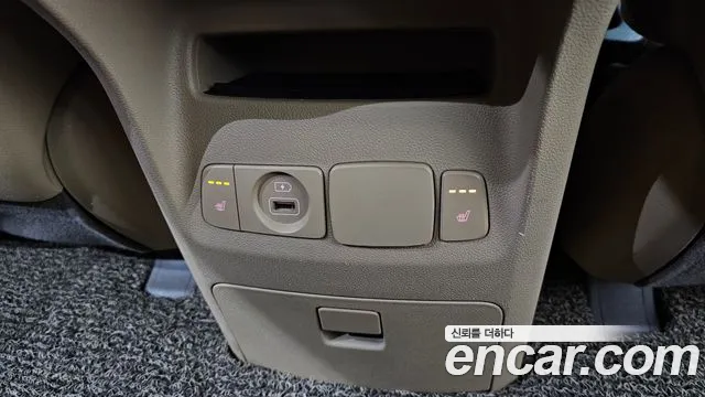 Kia Carnival 2018 thumb 5
