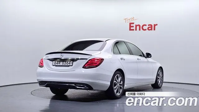Mercedes-Benz C-Class 2016 thumb 5