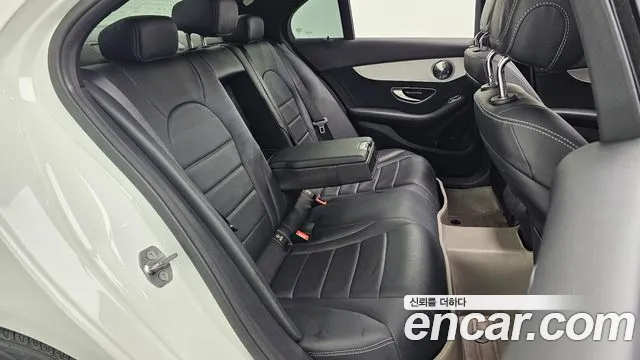 Mercedes-Benz C-Class 2016 thumb 6
