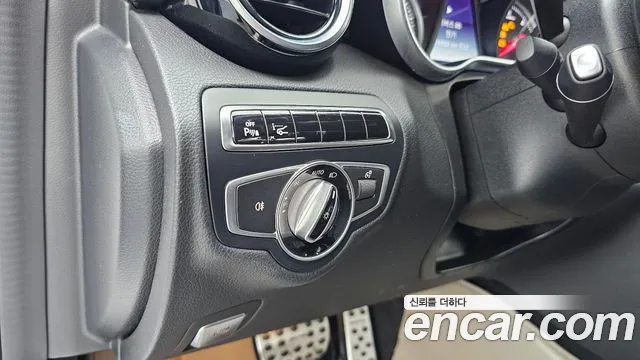 Mercedes-Benz C-Class 2016 thumb 4