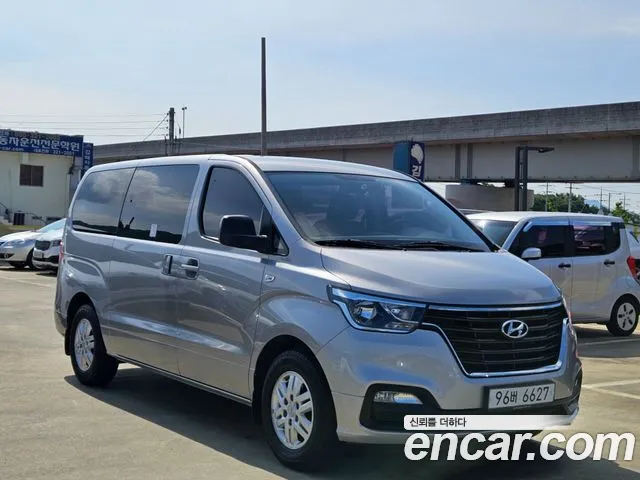 Hyundai Staria 2018 thumb 4