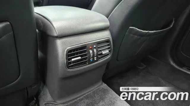 Hyundai Genesis 2011 thumb 12