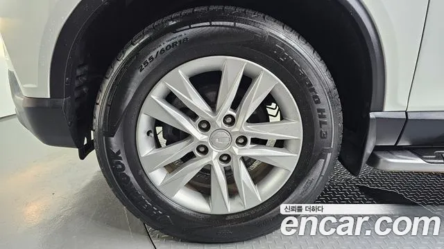 KGM Rexton 2019 thumb 10