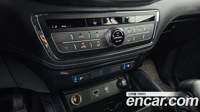 KGM Rexton 2019 thumb 11
