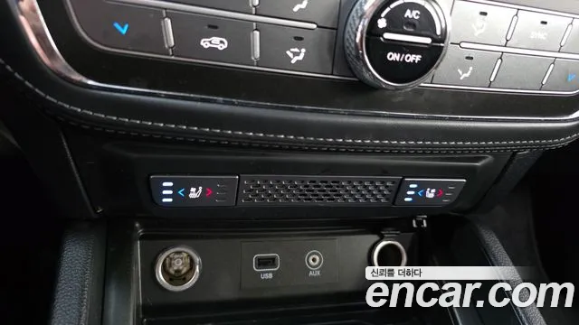 KGM Rexton 2018 thumb 11