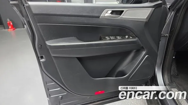 KGM Rexton 2019 thumb 12