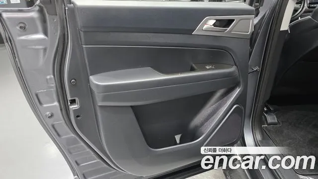 KGM Rexton 2019 thumb 3
