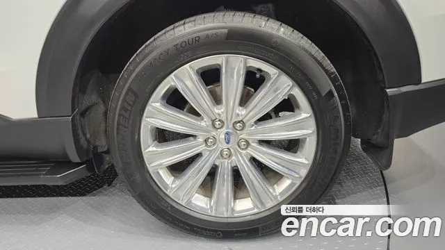 Ford Explorer 2020 thumb 9