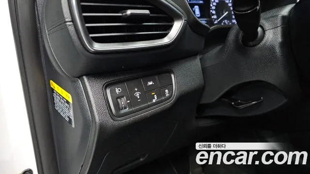 Hyundai Santa Fe 2018 thumb 6