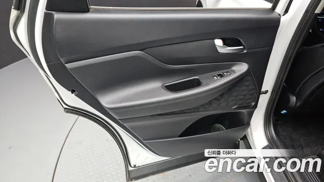 Hyundai Santa Fe 2018 thumb 3