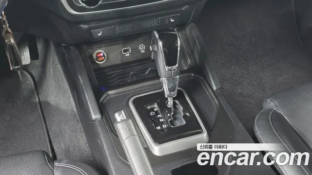 KGM Rexton 2018 thumb 8