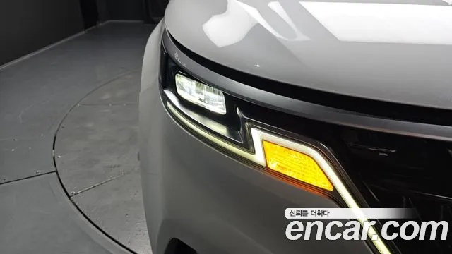 Kia Carnival 2021 thumb 7