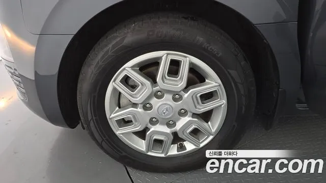Hyundai Staria 2023 thumb 7