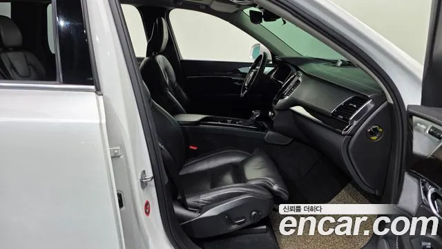 Volvo XC90 2016 thumb 8
