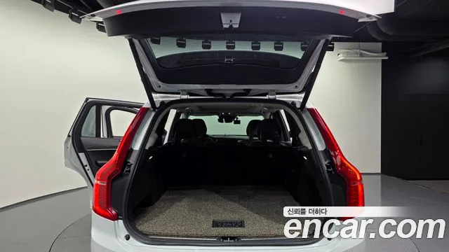 Volvo XC90 2016 thumb 7