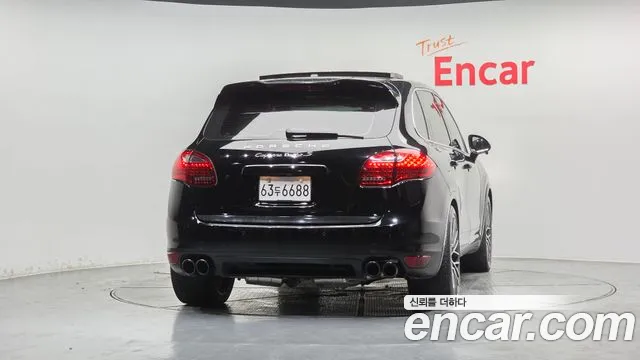 Porsche Cayenne 2014 thumb 12