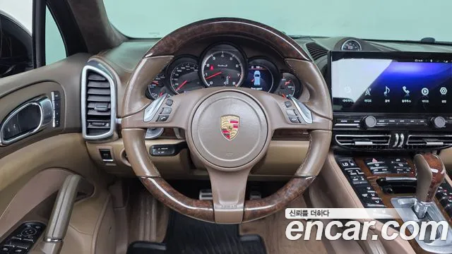 Porsche Cayenne 2014 thumb 11