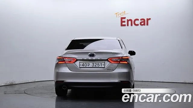 Toyota Camry 2018 thumb 10