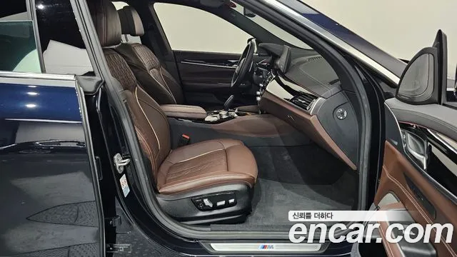 BMW 6 серии Gran Turismo 2021 thumb 4