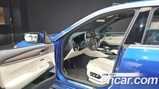 BMW 6 серии Gran Turismo 2020 thumb 2