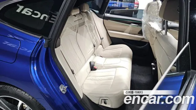 BMW 6 серии Gran Turismo 2020 thumb 3