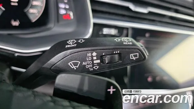 Audi Q7 2021 thumb 10