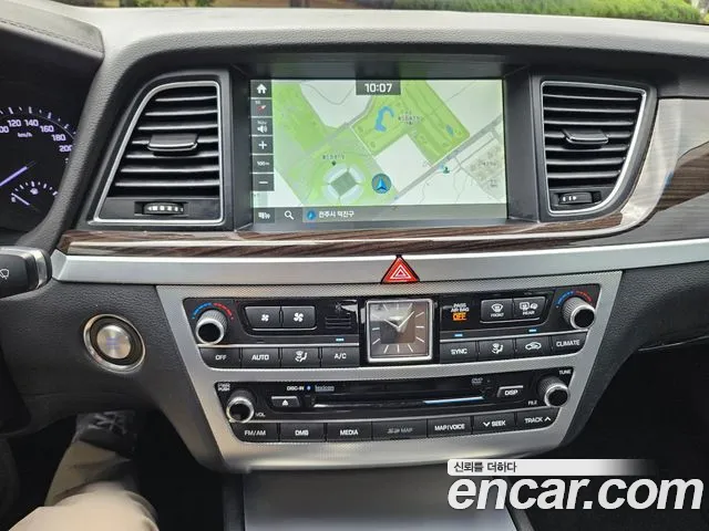 Genesis G80 2016 thumb 4