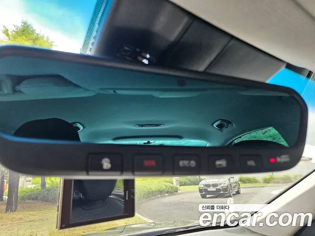 Genesis G80 2016 thumb 5
