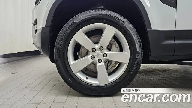 Land Rover Defender 2022 thumb 4
