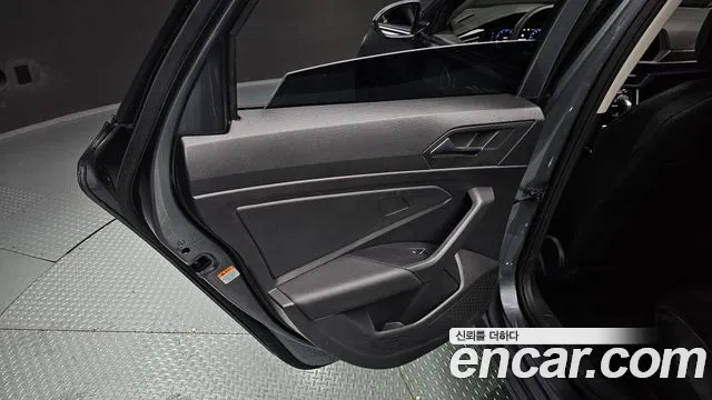Volkswagen Jetta 2021 thumb 10