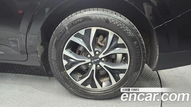 Kia Carnival 2022 thumb 3