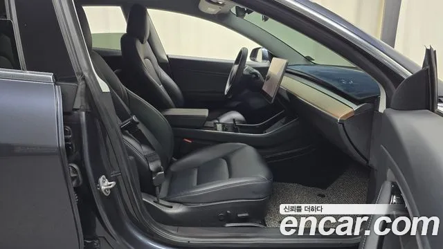 Tesla Model 3 2020 thumb 4