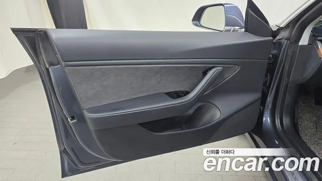 Tesla Model 3 2020 thumb 5