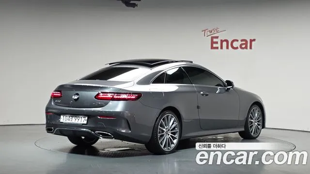 Mercedes-Benz E-Class 2021 thumb 12