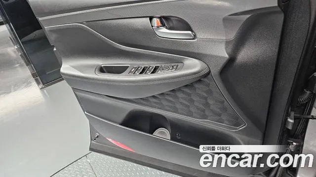 Hyundai Santa Fe 2023 thumb 5