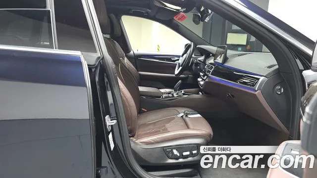 BMW 6 серии Gran Turismo 2022 thumb 5