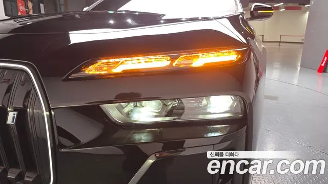 BMW i7 2024 thumb 12