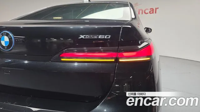 BMW i7 2024 thumb 5